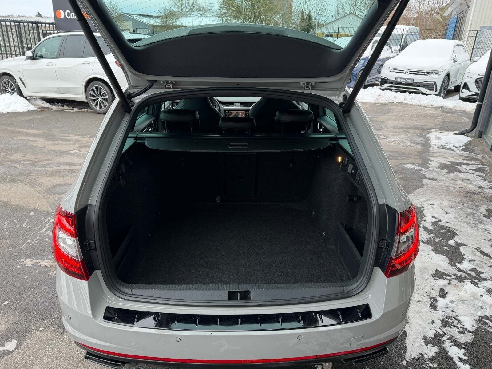 Grå Skoda Octavia fra 2018