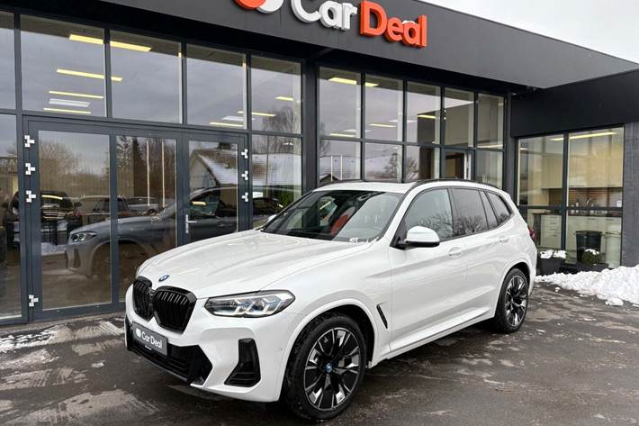 Hvid BMW iX3 fra 2022 set udefra