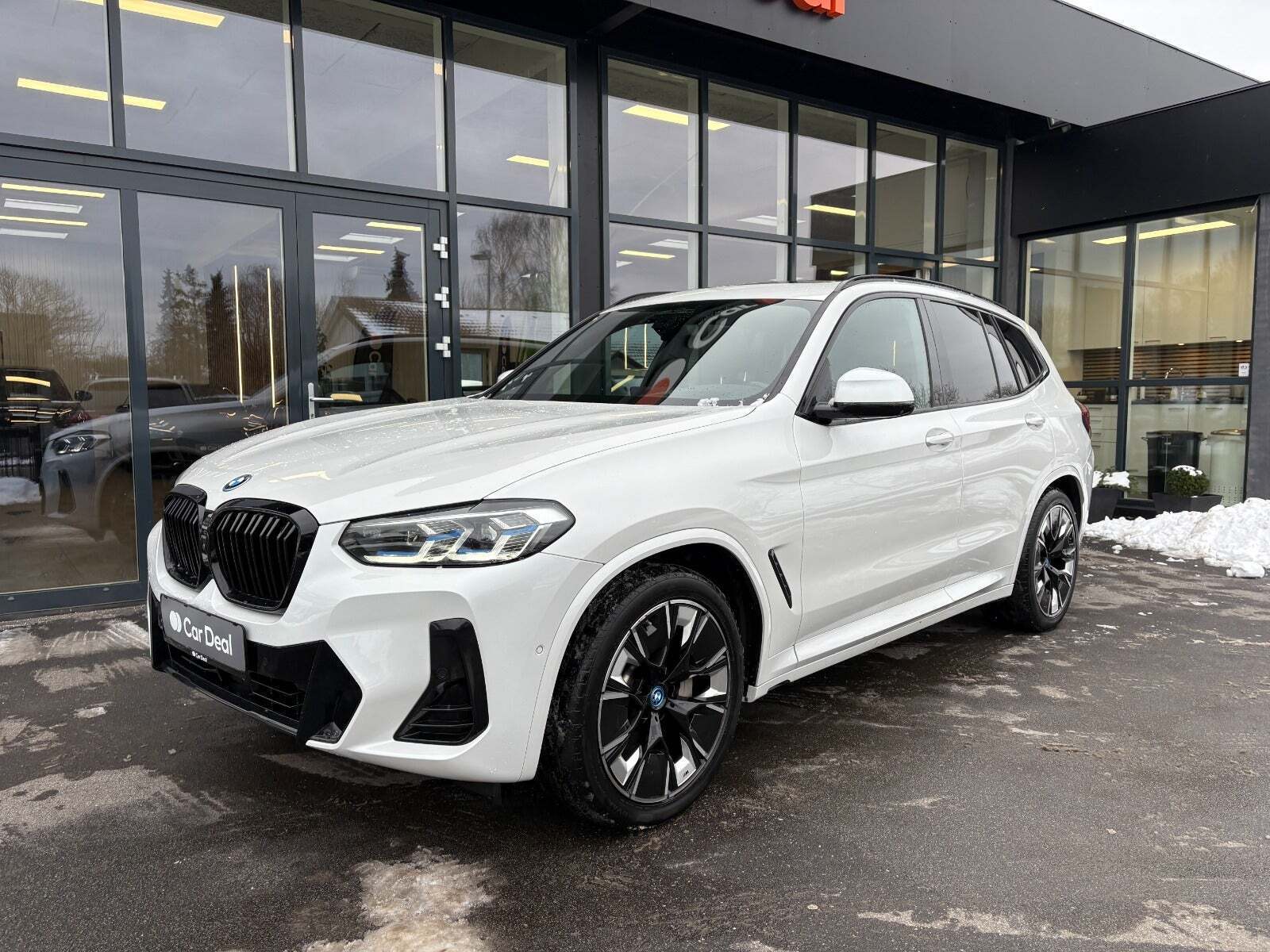 BMW iX3 Charged Plus M-Sport