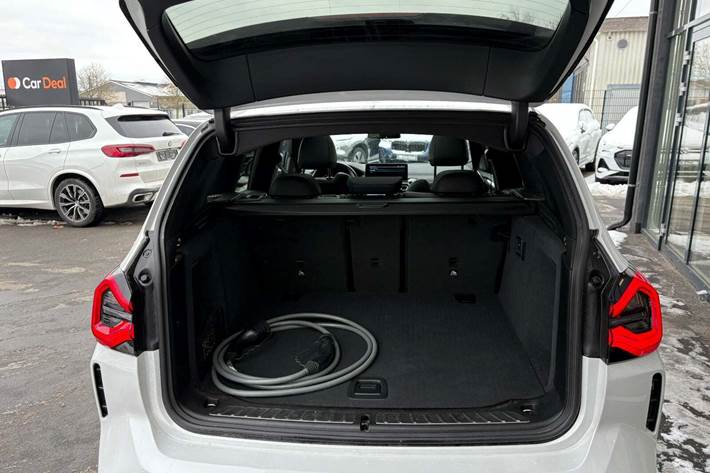 Hvid BMW iX3 fra 2022