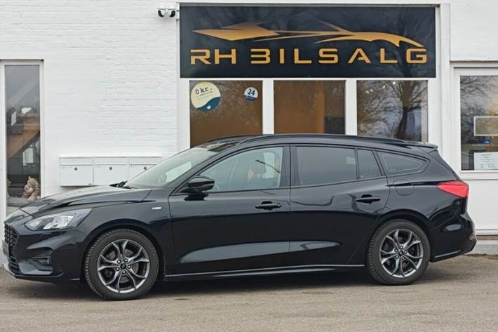 Sort Ford Focus fra 2020