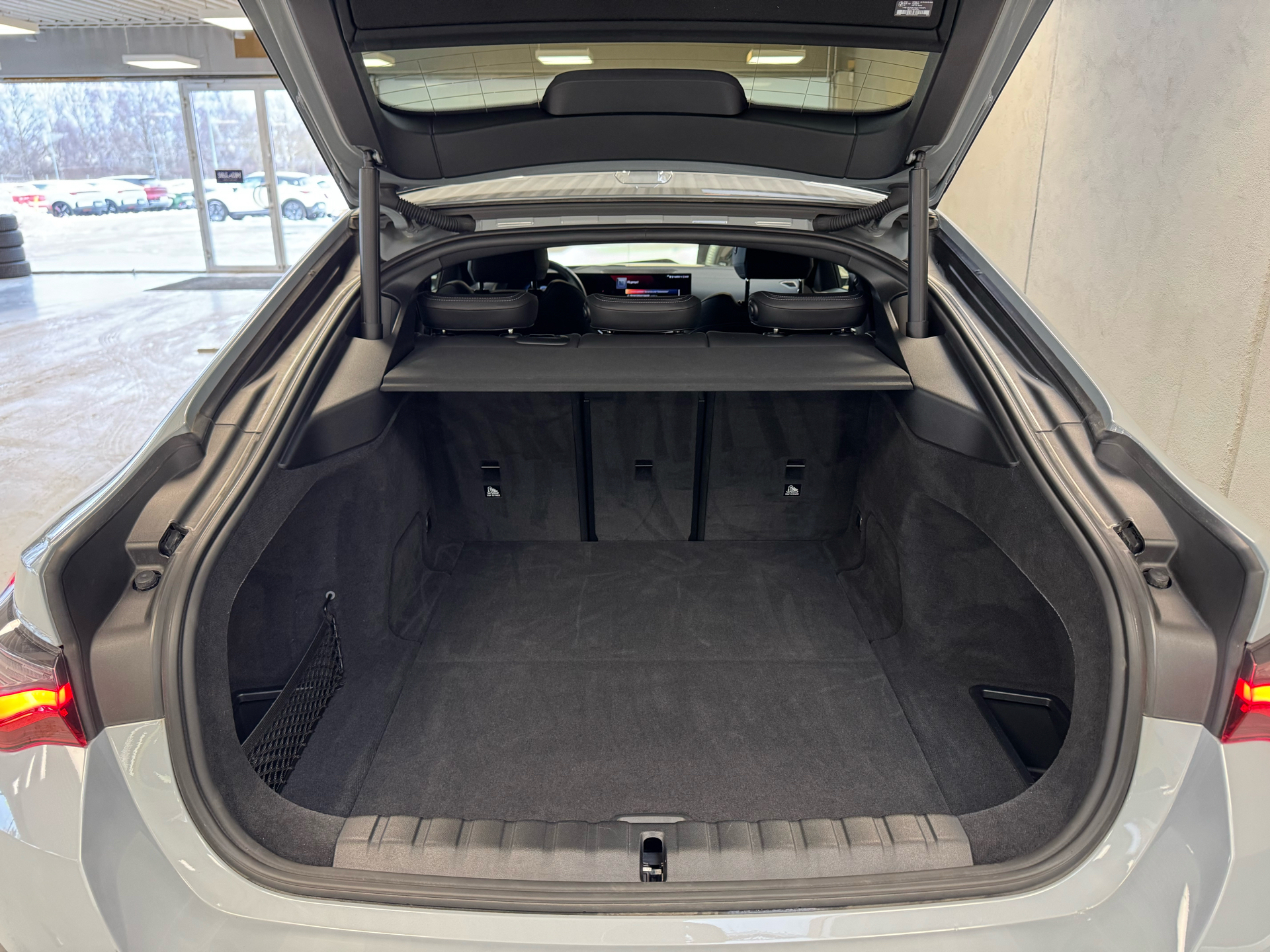 Grå BMW i4 fra 2024