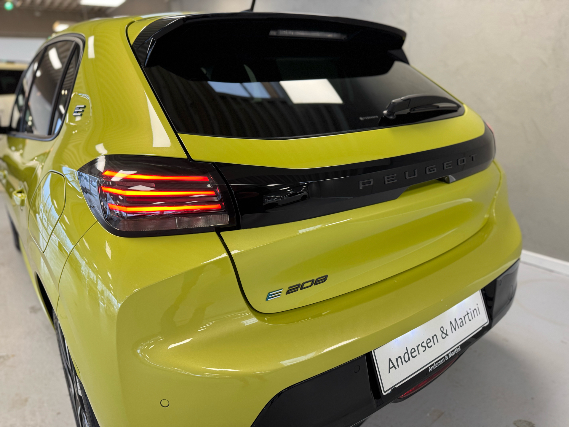 Peugeot e-208 EL Style 136HK 5d Aut.