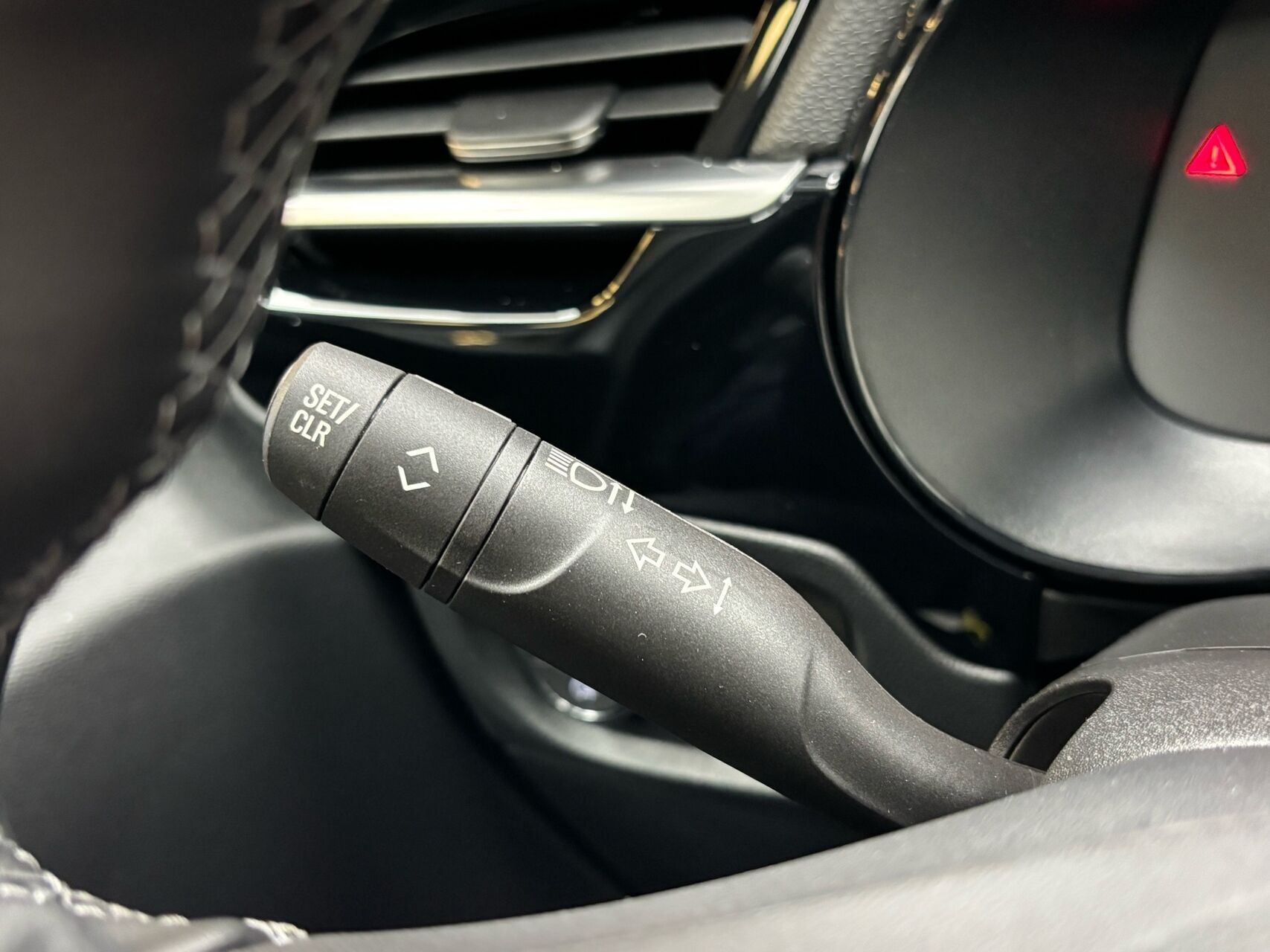 Hvid Opel Corsa-e fra 2023