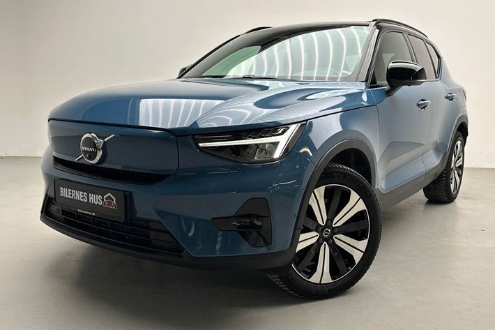 Blå Volvo XC40 fra 2022