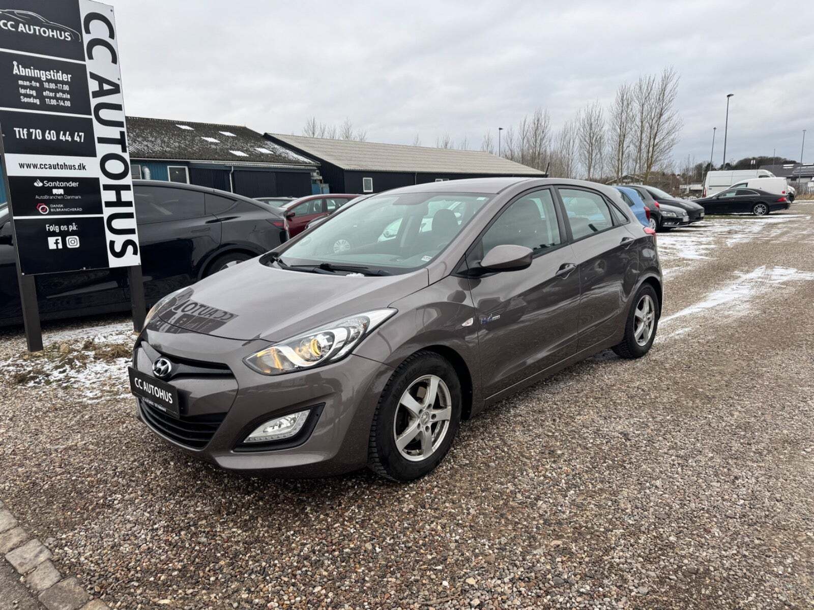 Brun Hyundai i30 fra 2014