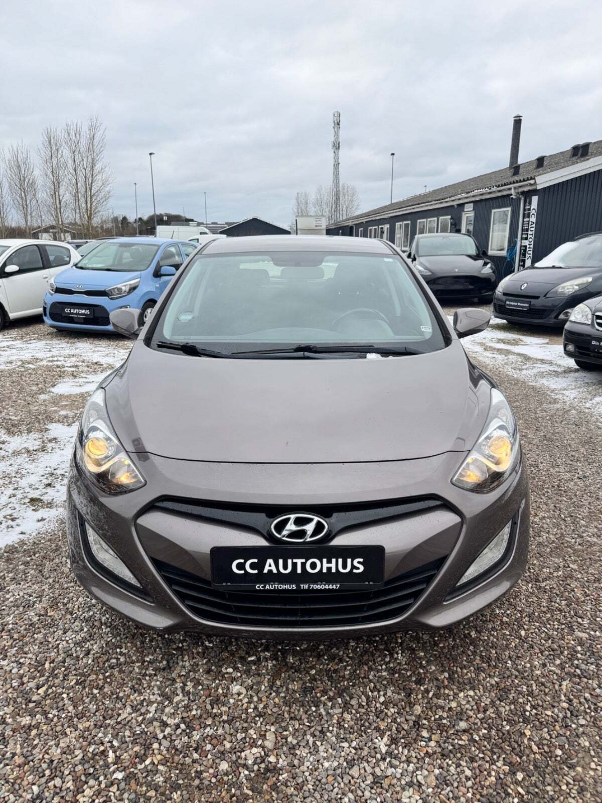 Brun Hyundai i30 fra 2014