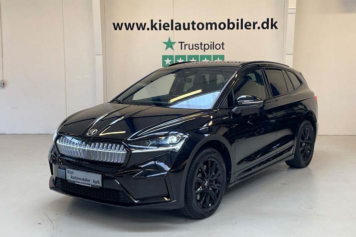 Sort Skoda Enyaq fra 2024 set udefra