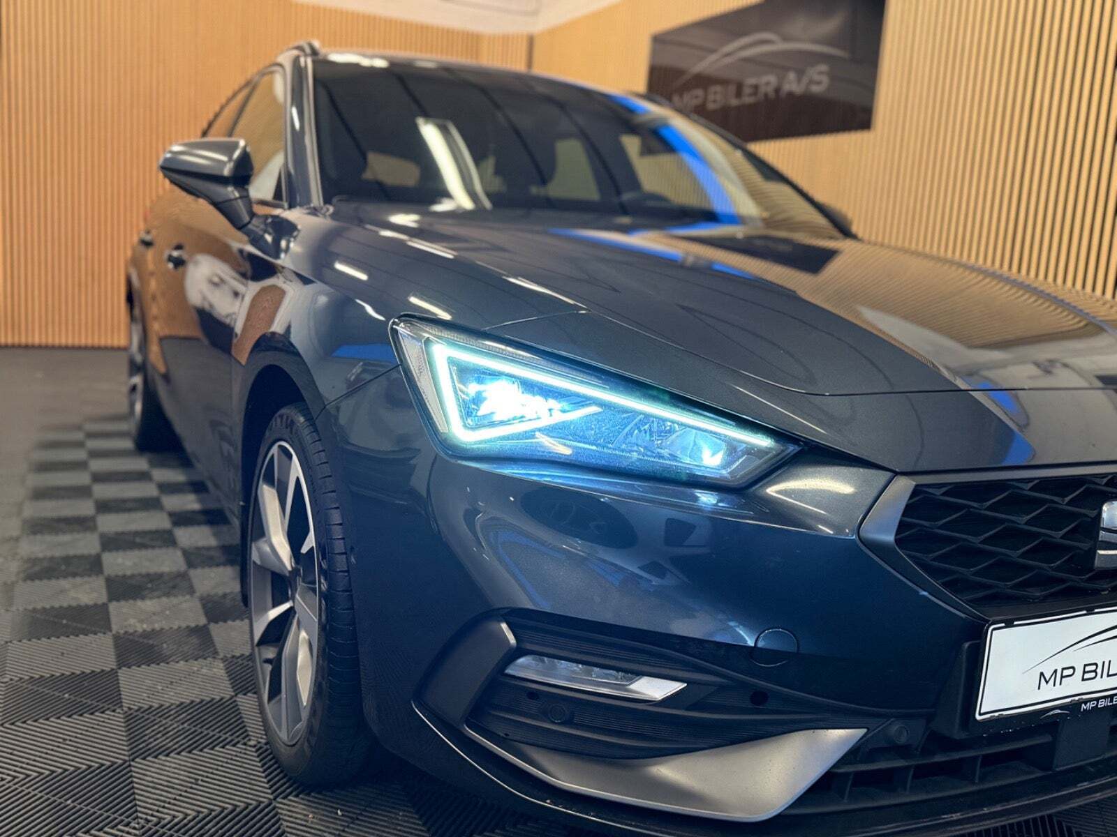 Grå Seat Leon fra 2021