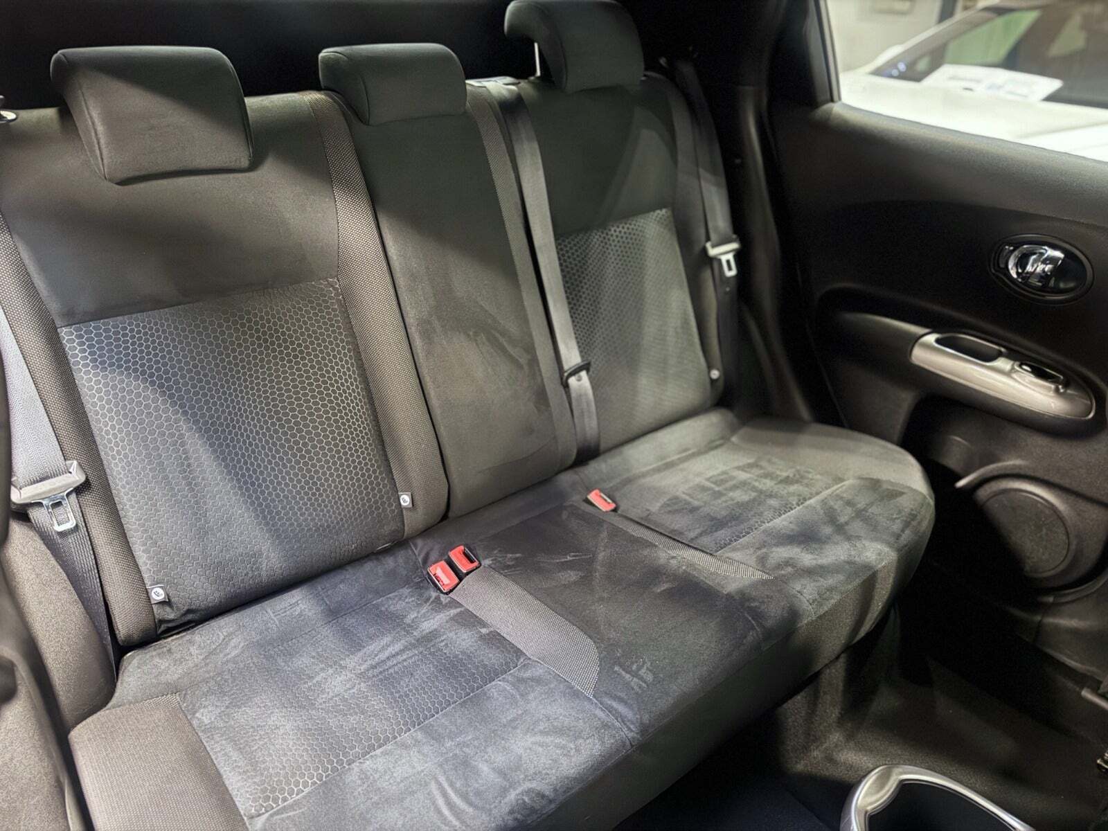 Sort Nissan Juke fra 2016