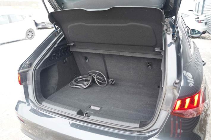 Grå Audi A3 fra 2021