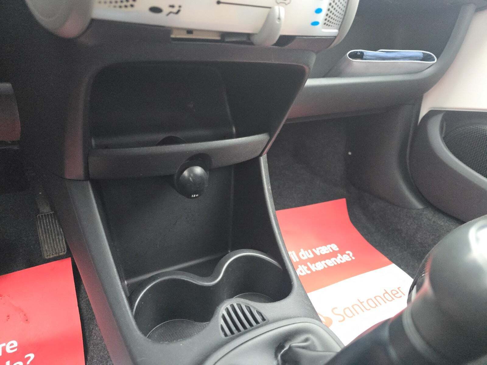 Sølv Peugeot 107 fra 2012