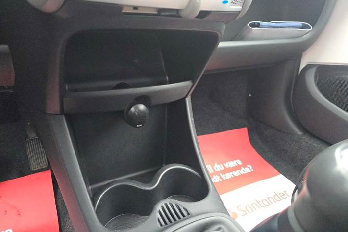 Sølv Peugeot 107 fra 2012