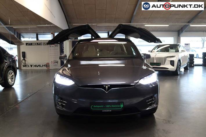 Grå Tesla Model X fra 2020