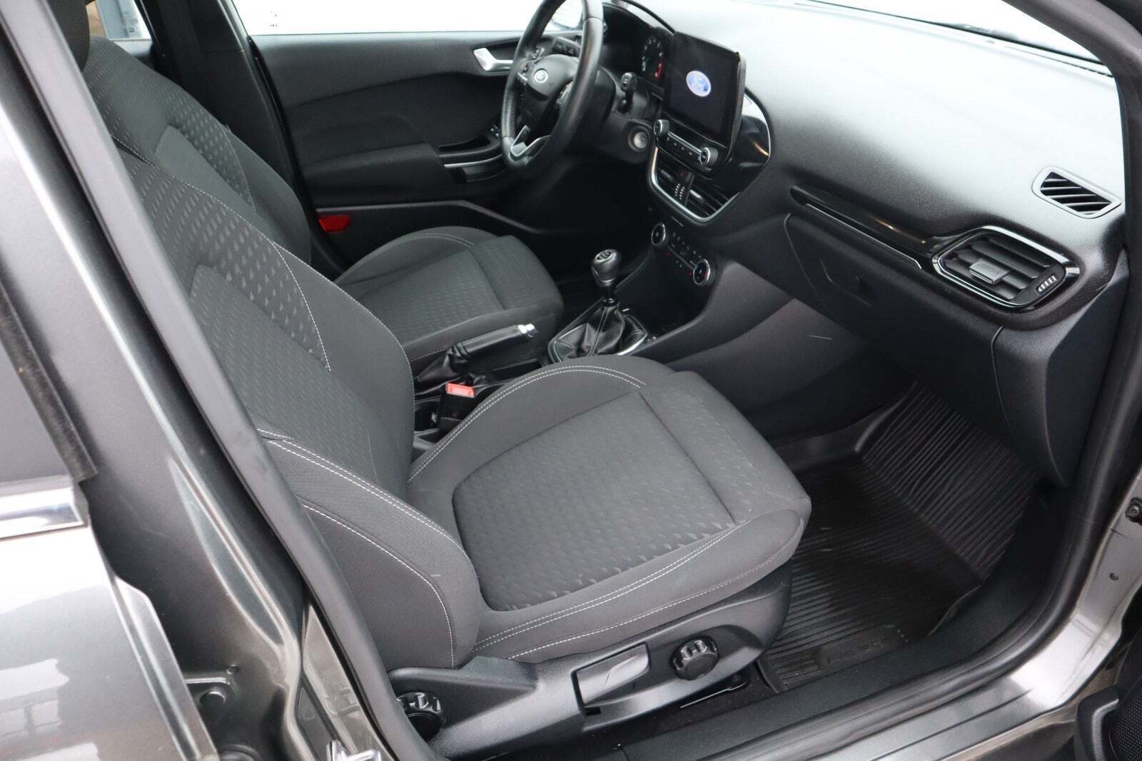 Grå Ford Fiesta fra 2021