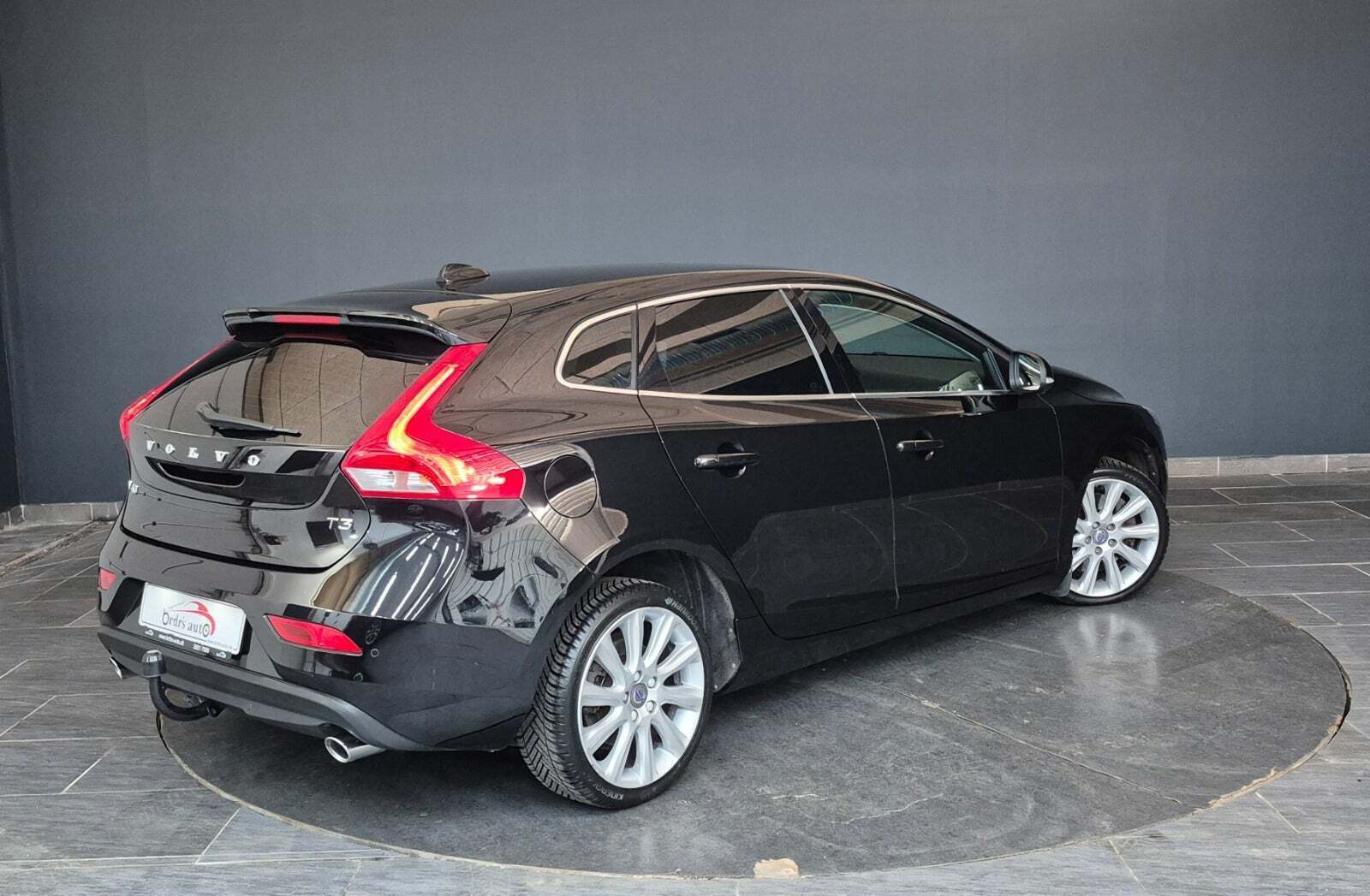 Volvo V40 1,5 T3 152 Momentum aut.