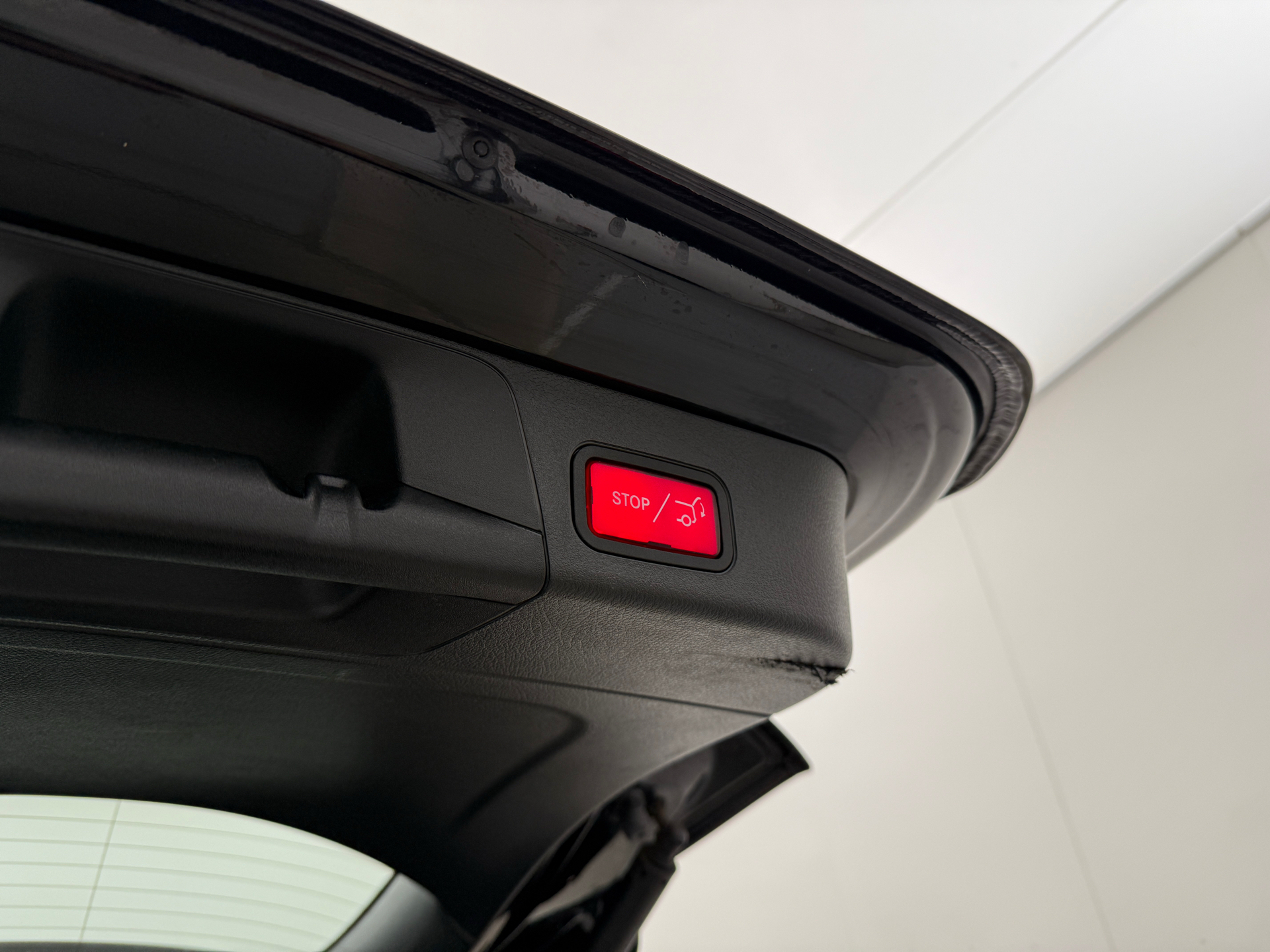 Sort Mercedes EQB 300 fra 2022