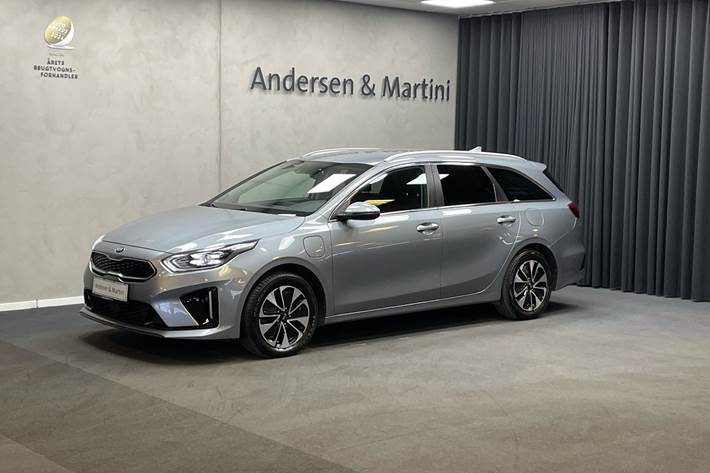 Blå Kia Ceed fra 2020 set udefra