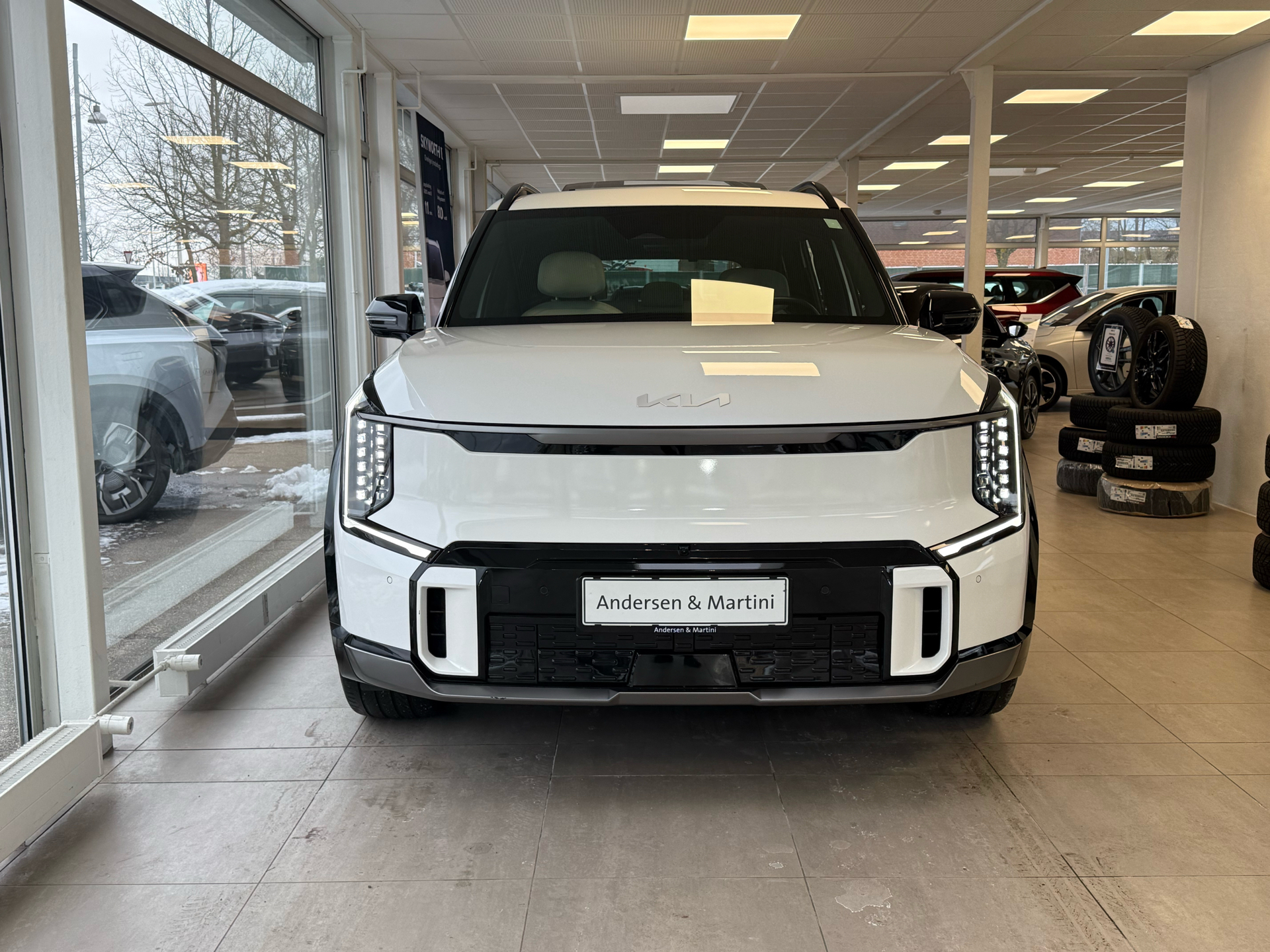 Hvid Kia EV9 fra 2023