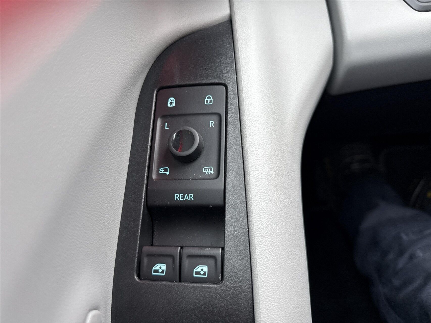 Hvid Ford Explorer fra 2024