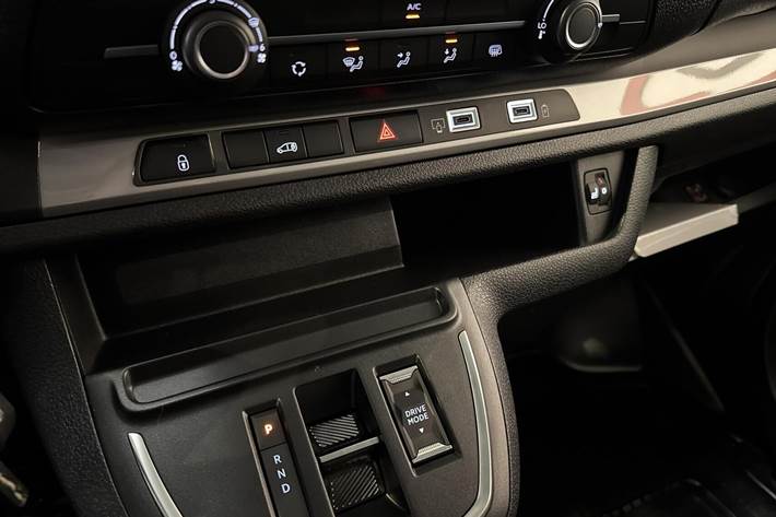 Hvid Toyota ProAce fra 2025