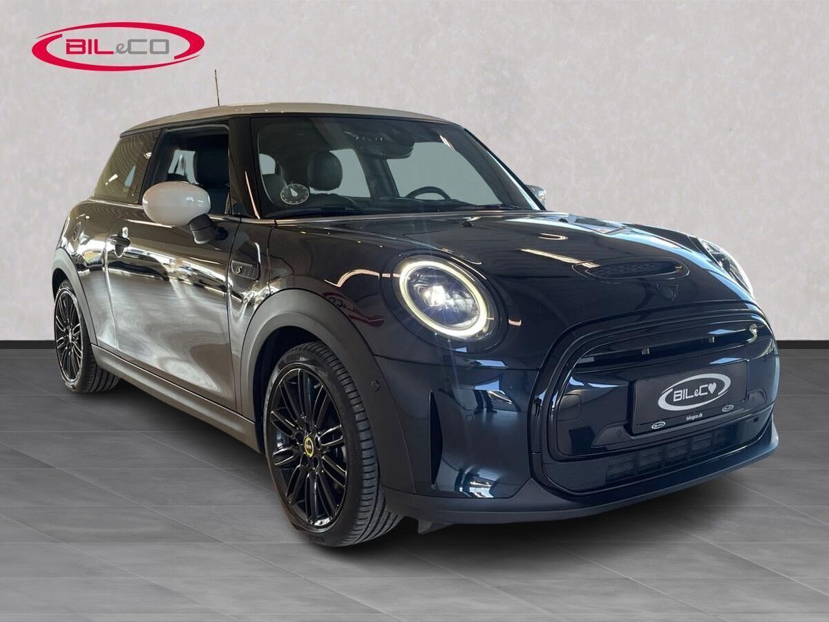 Blå Mini Cooper fra 2022