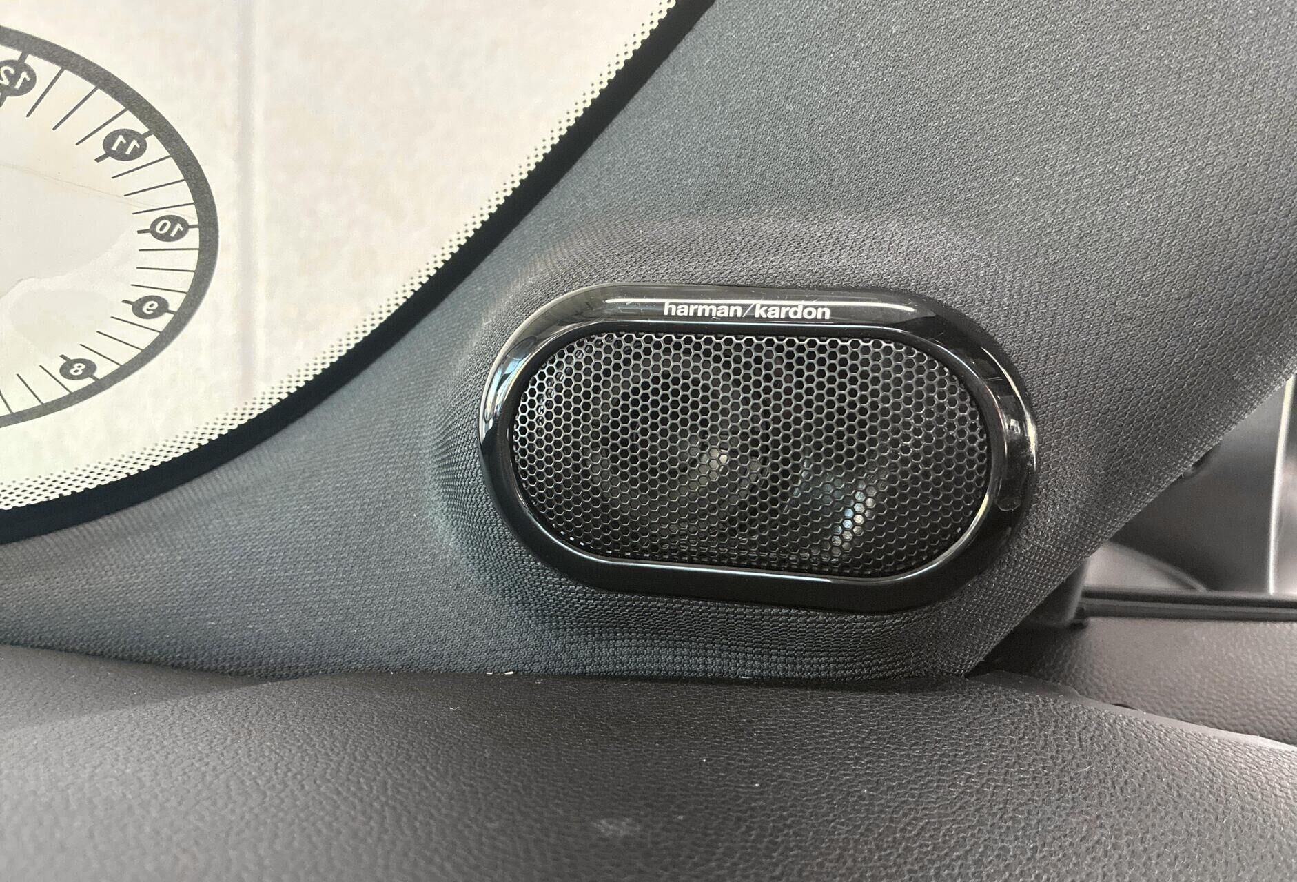 Sølv Mini Cooper fra 2021