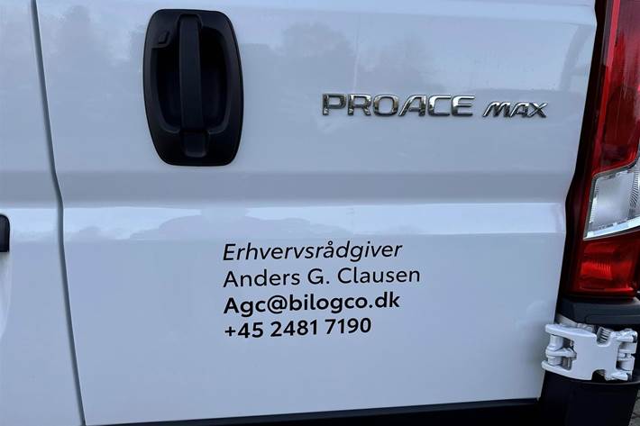 Hvid Toyota Proace Max fra 2024