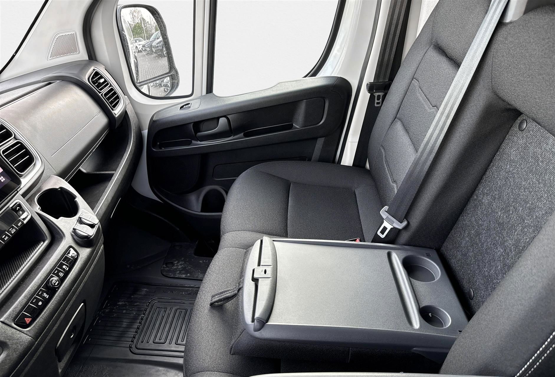 Hvid Toyota Proace Max Electric fra 2024