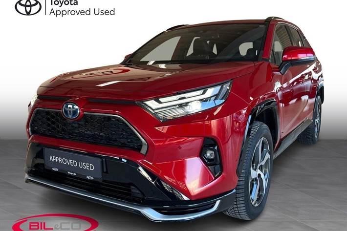 Rød Toyota RAV4 Plug-in fra 2022 set udefra