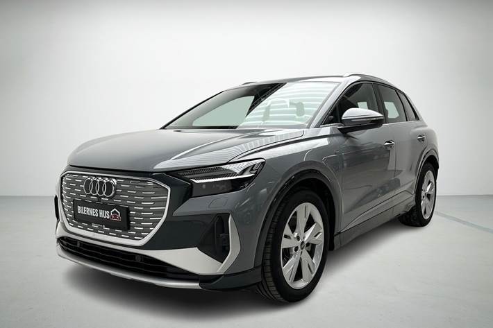 Grå Audi Q4 fra 2024 set udefra