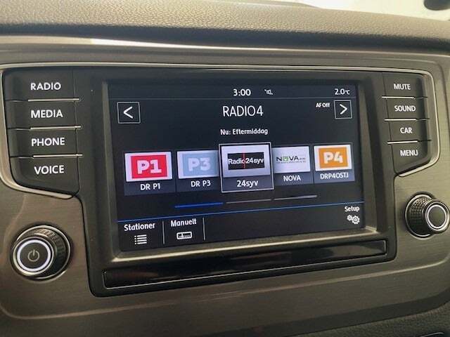 Grå VW Golf Sportsvan fra 2017