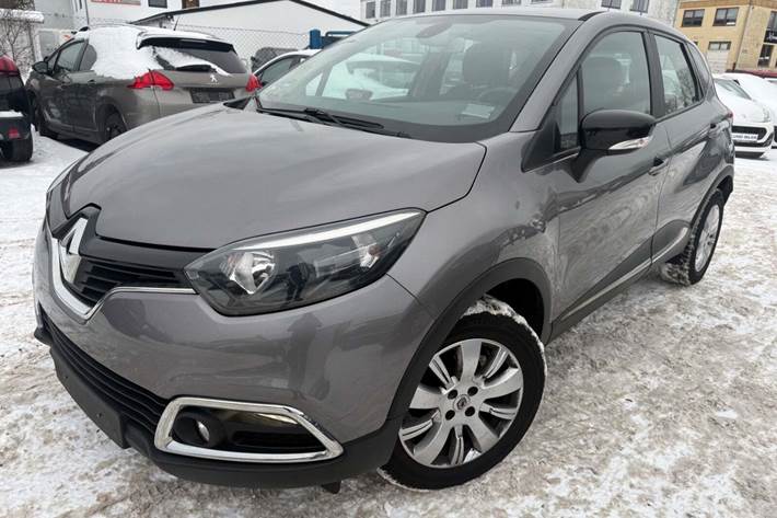 Grå Renault Captur fra 2016 set udefra