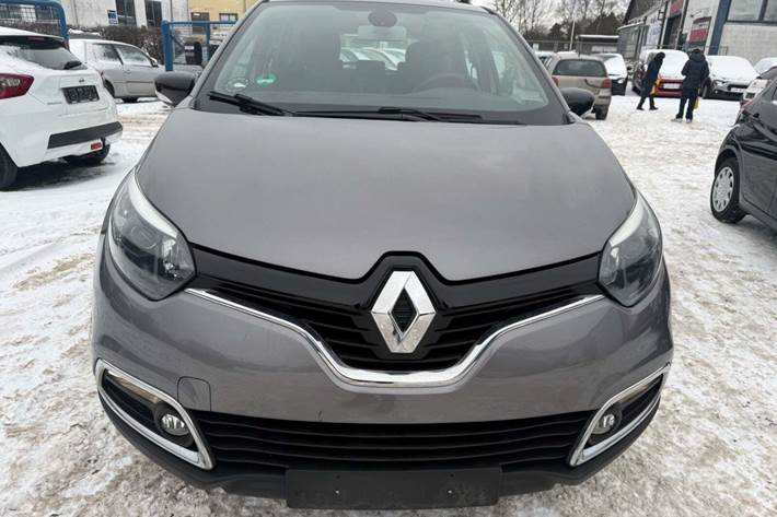 Grå Renault Captur fra 2016