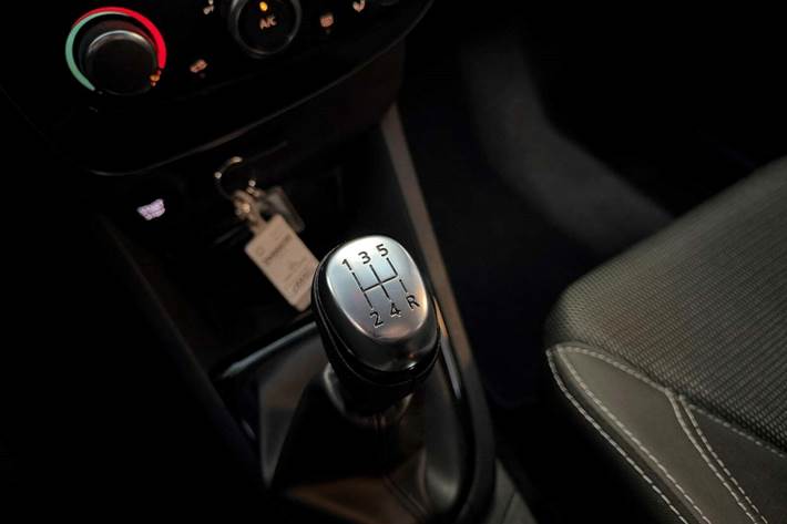 Grå Renault Clio IV fra 2017