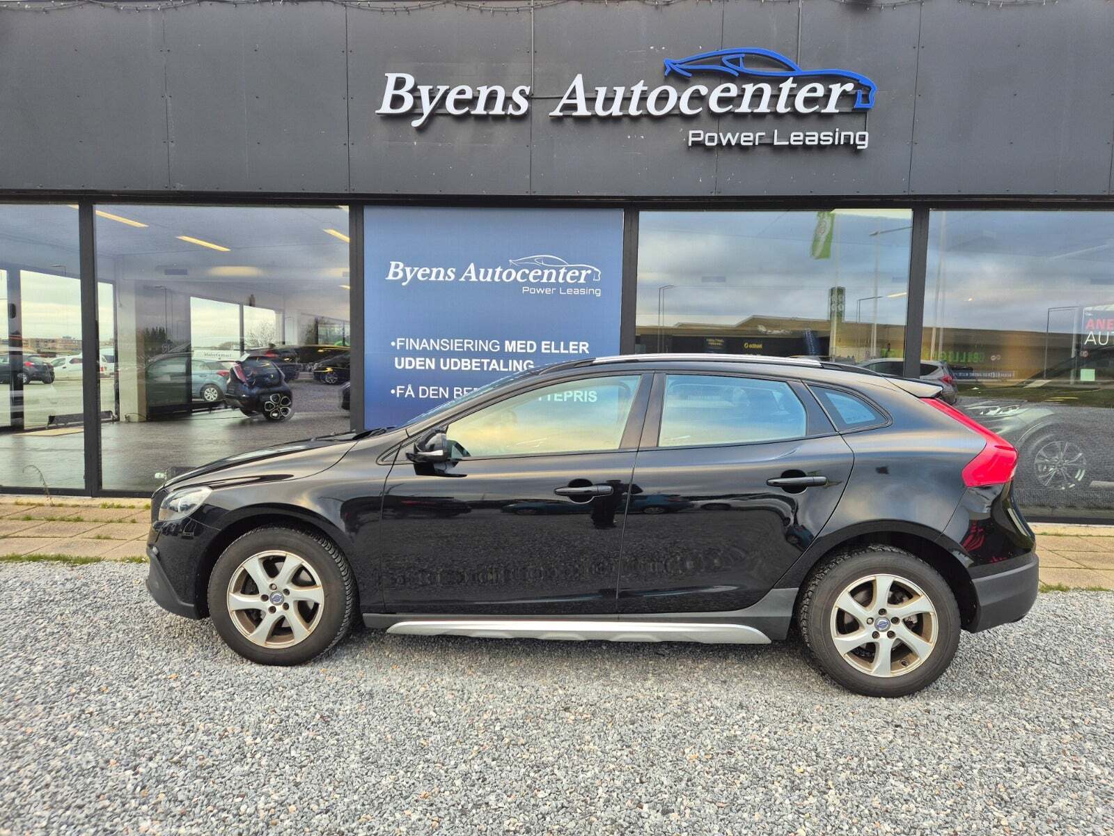 Sort Volvo V40 CC fra 2013