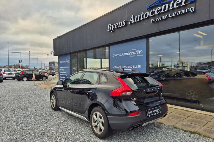 Sort Volvo V40 CC fra 2013
