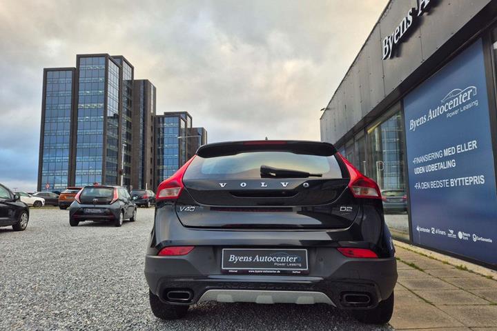 Sort Volvo V40 CC fra 2013 set udefra