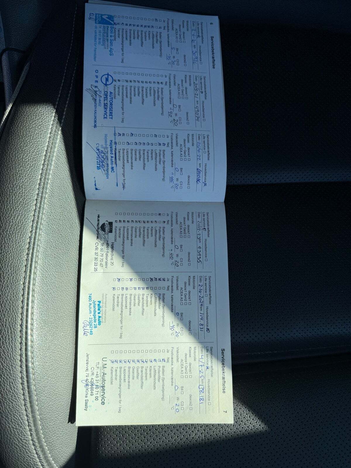 Sort Opel Insignia fra 2018