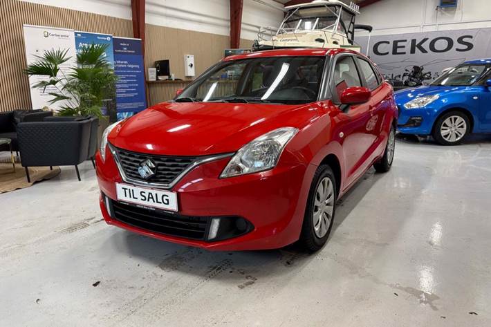 Rød Suzuki Baleno fra 2018