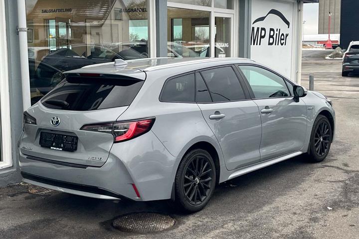 Grå Toyota Corolla fra 2020
