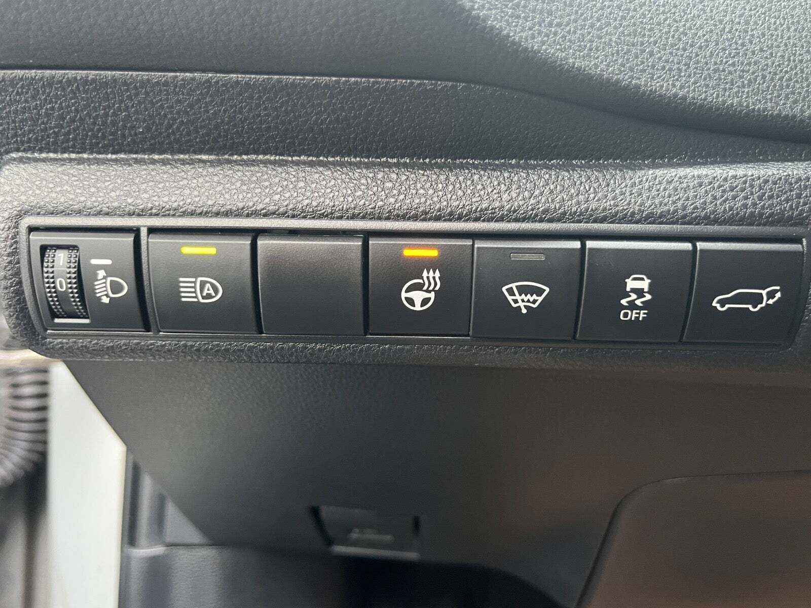 Grå Toyota Corolla fra 2020