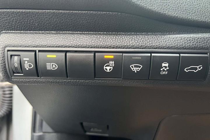 Grå Toyota Corolla fra 2020