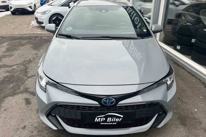 Grå Toyota Corolla fra 2020