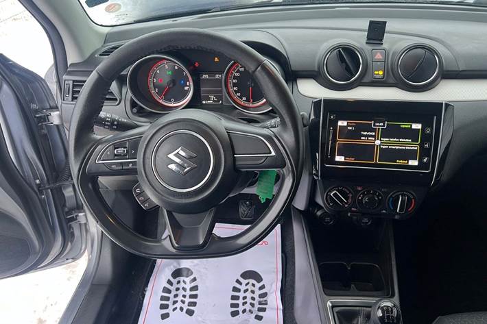 Sølv Suzuki Swift fra 2017