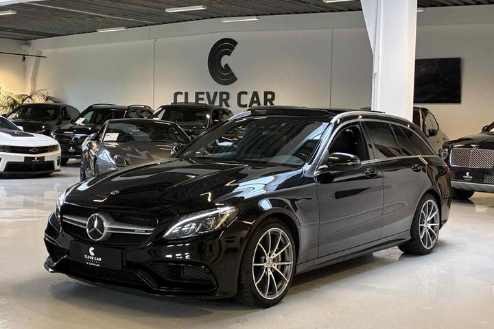 Sort Mercedes C63 fra 2017 set udefra