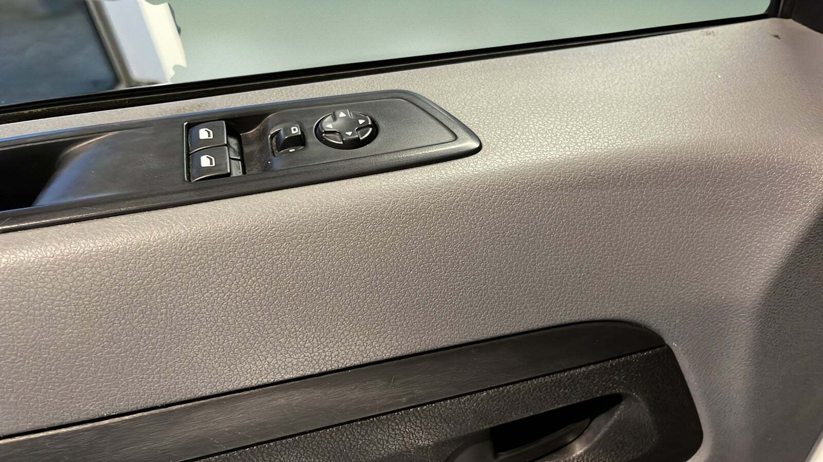 Hvid Peugeot Expert fra 2016