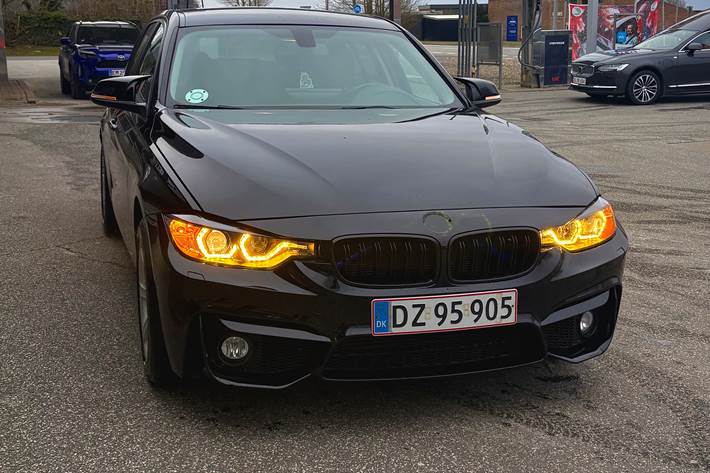 Sort BMW 3-Serie fra 2014