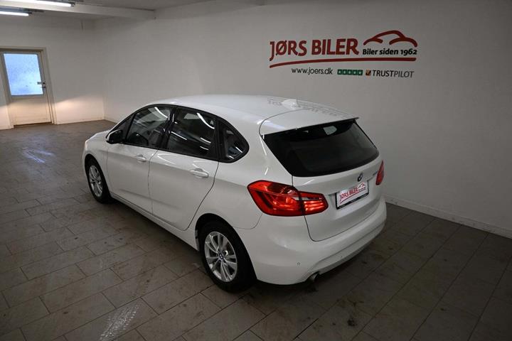Hvid BMW 218d fra 2015