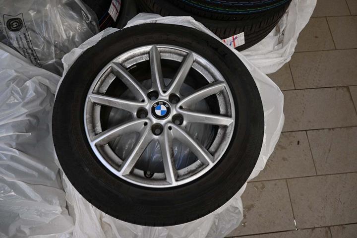 Hvid BMW 218d fra 2015
